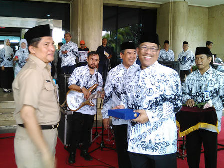 Pencarian PGRI Mamas - Persatuan Guru Republik Indonesia Cabang Mamas